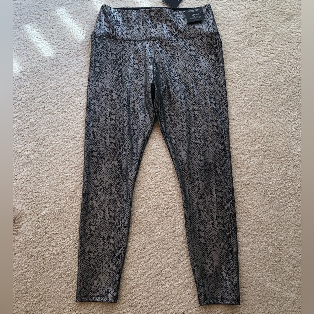 Simply Vera Vera Wang  faux leather leggings in silver snake foil print - Picture 2 of 9
